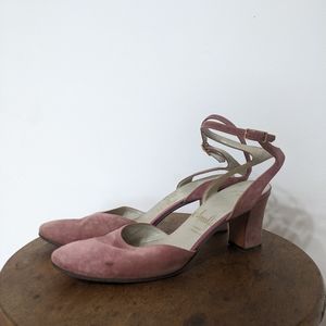 vtg 1960s dainty pink suede ankle strap heels